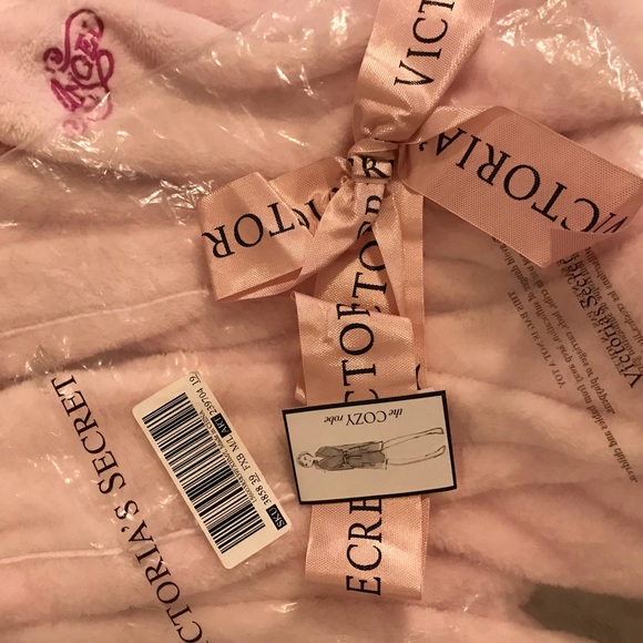 Victoria's Secret Intimates & Sleepwear Victorias Secret Bathrobe
